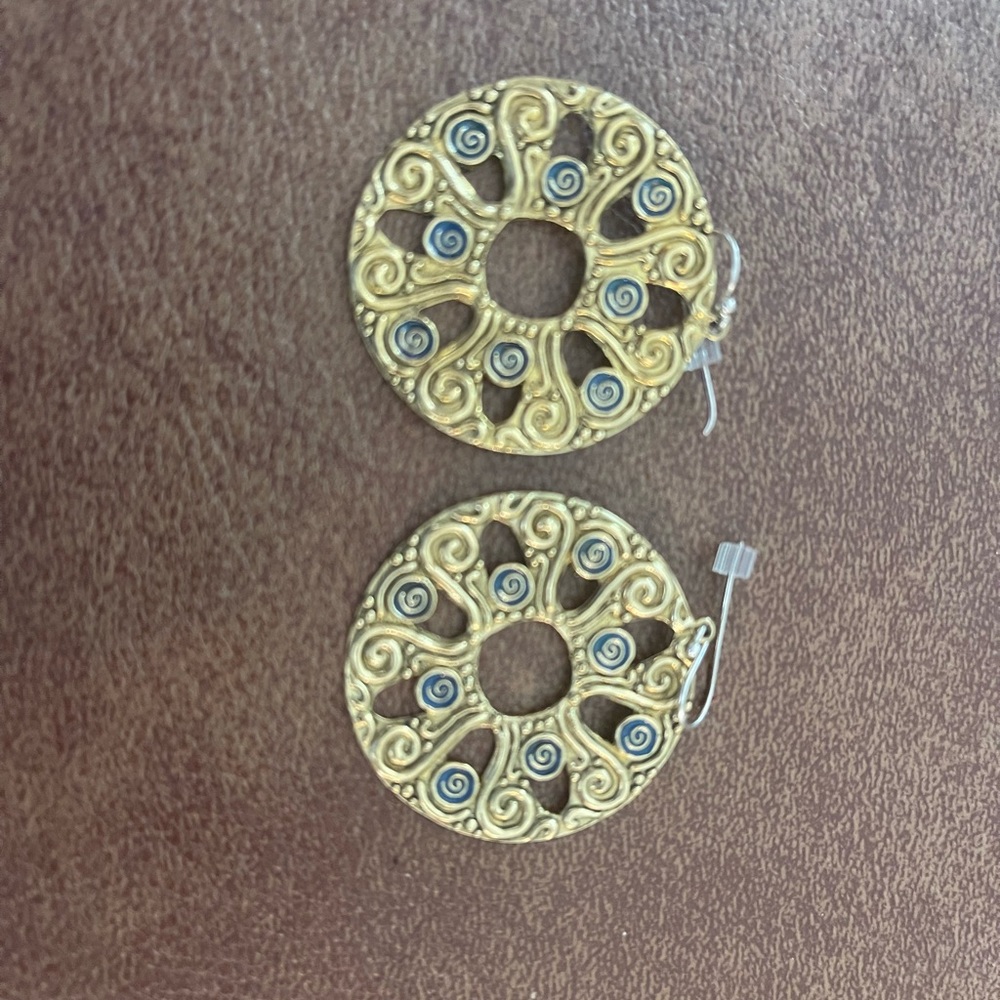 Round Gold and blue accent earrings